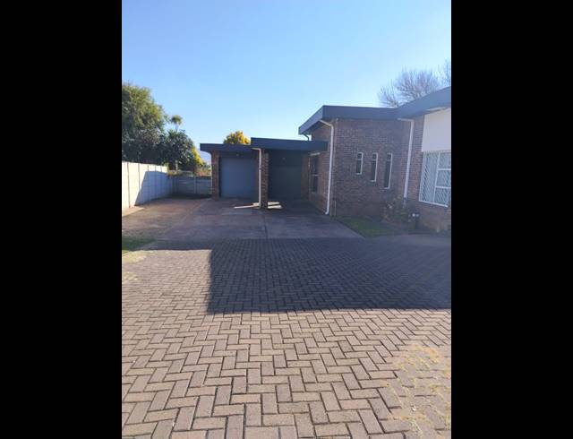 4 BEDROOM FREEHOLD FOR SALE IN AMIEL PARK